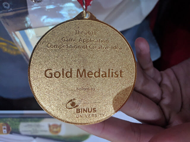 Medali emas Nauval
