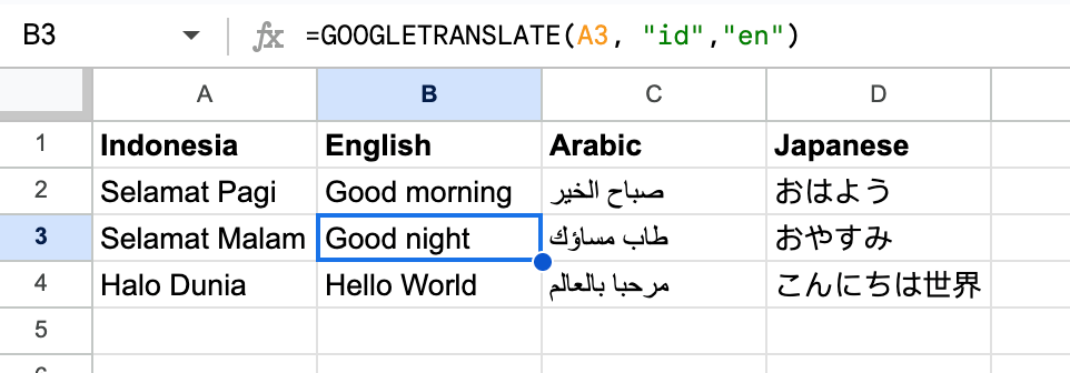 Contoh menggunakan Google Sheets untuk menerjemahkan empat bahasa.